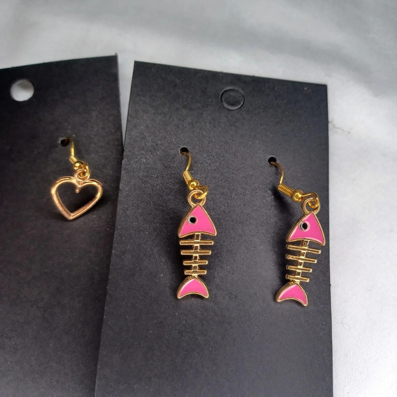 2 pair handmade fish bone and heart earrings - Picture 3 of 3